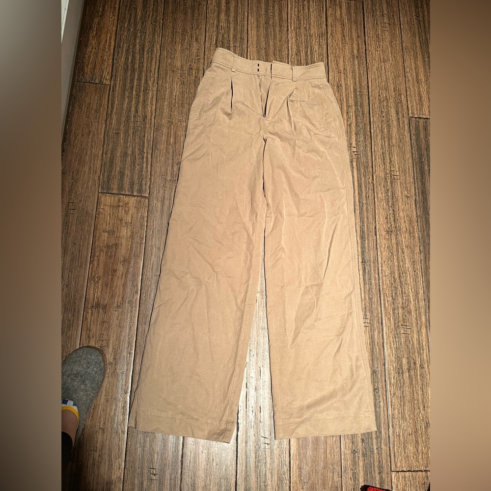 Everlain Khaki Trousers. 00R.